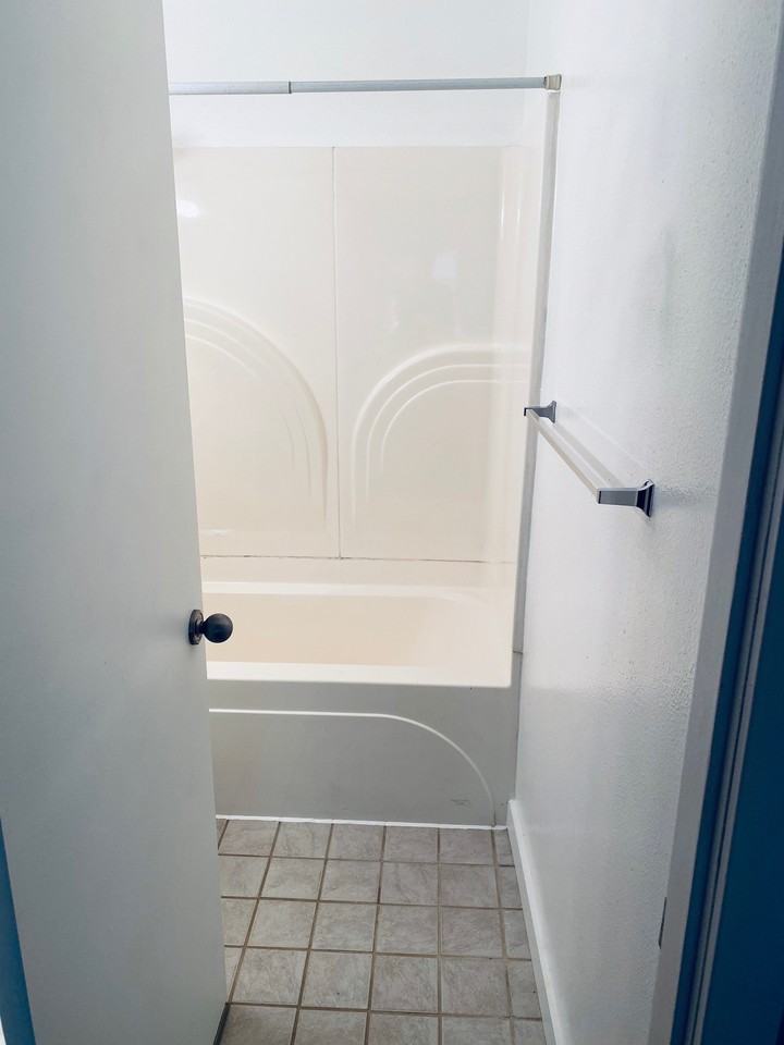 1226 Taylor Ave N #3 - Photo 3 of 11