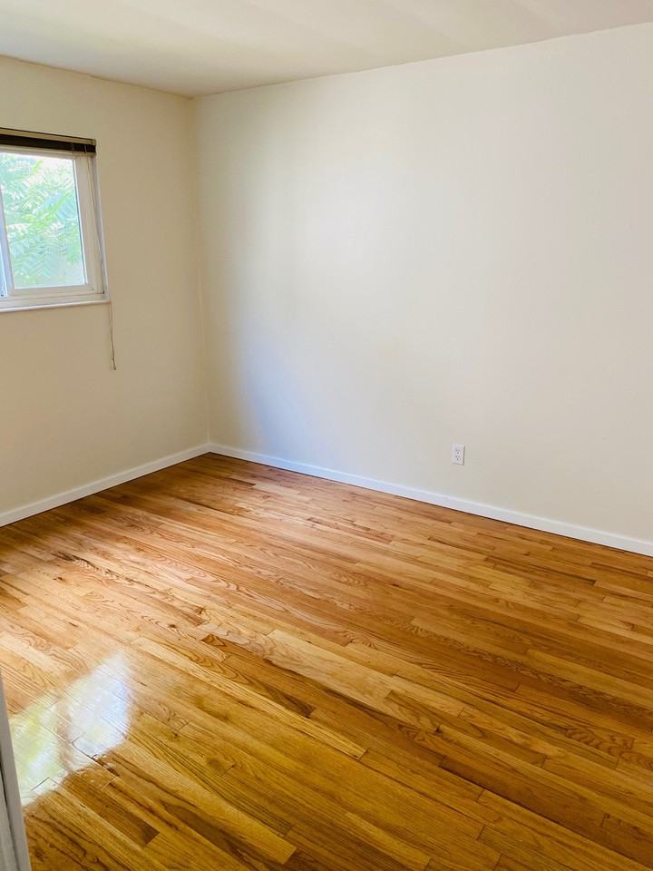 1226 Taylor Ave N #3 - Photo 6 of 11