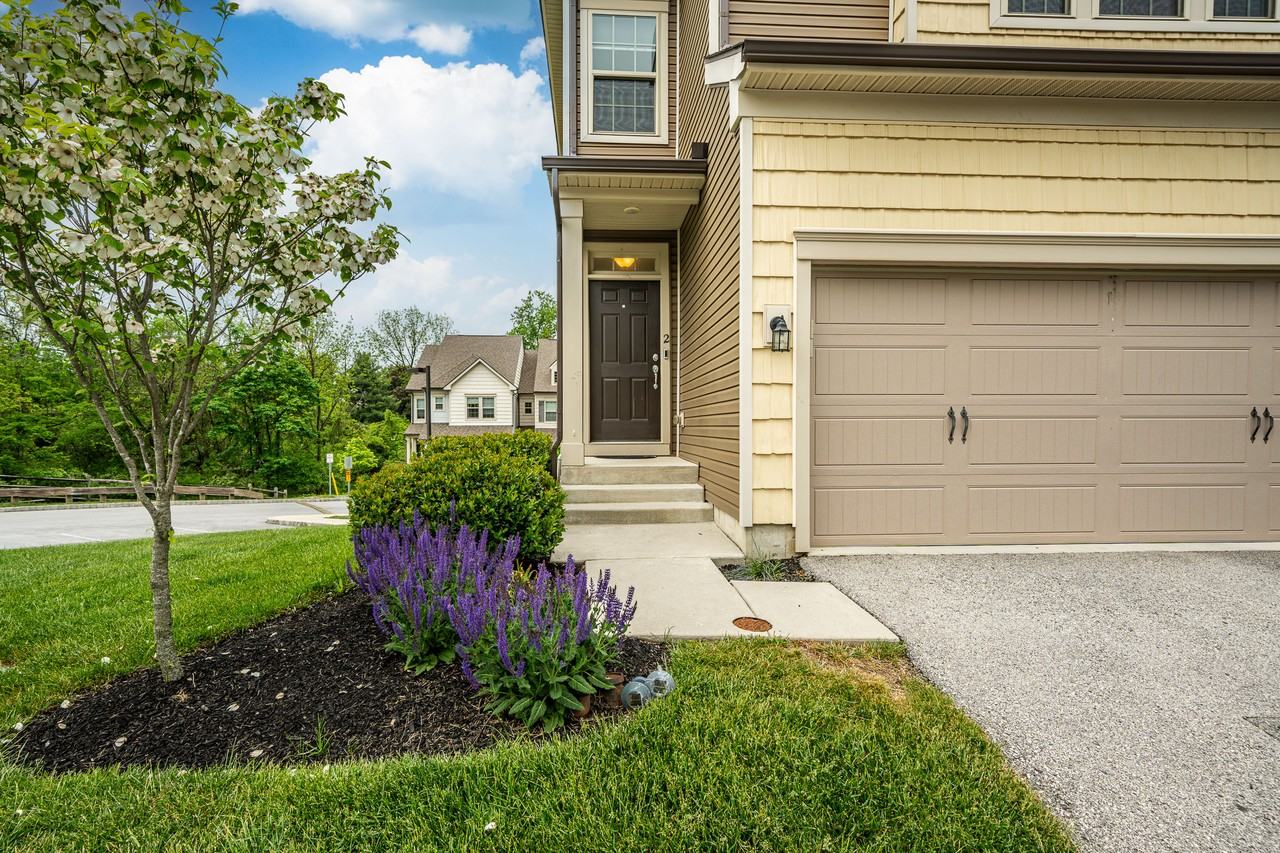 2 Eagle Ln #2 - Photo 3 of 49