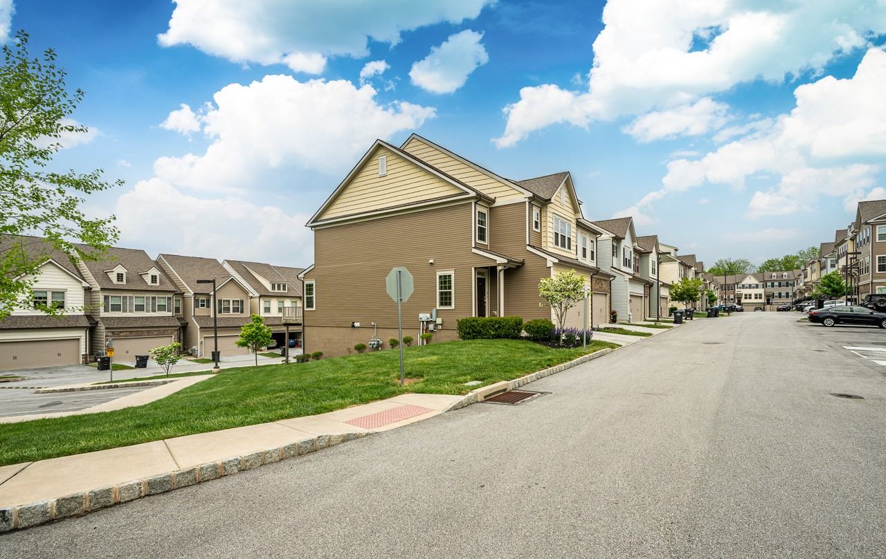 2 Eagle Ln #2 - Photo 4 of 49