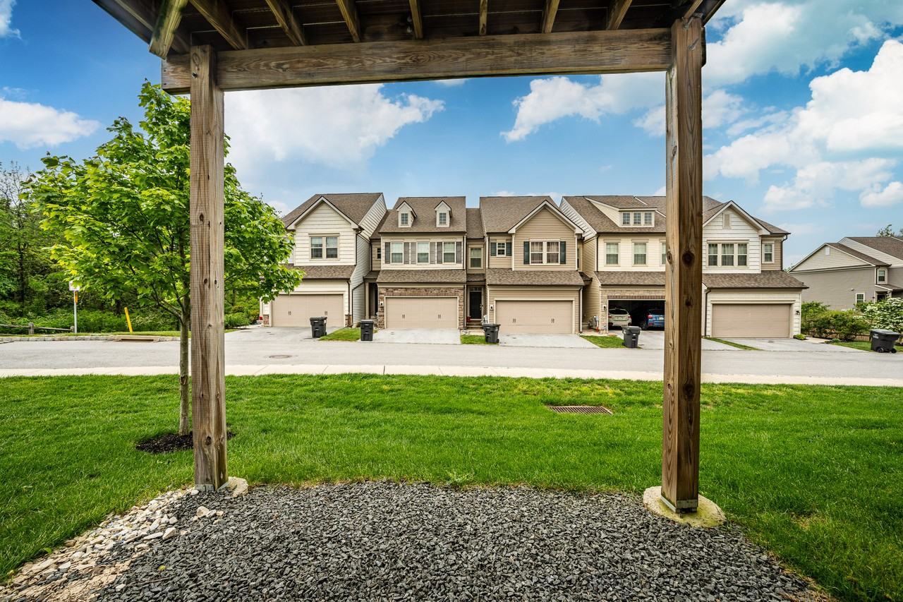 2 Eagle Ln #2 - Photo 5 of 49