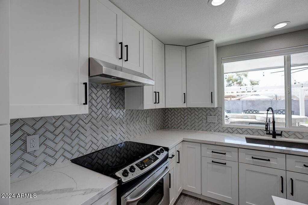 917 N 87th Pl - Photo 2 of 29