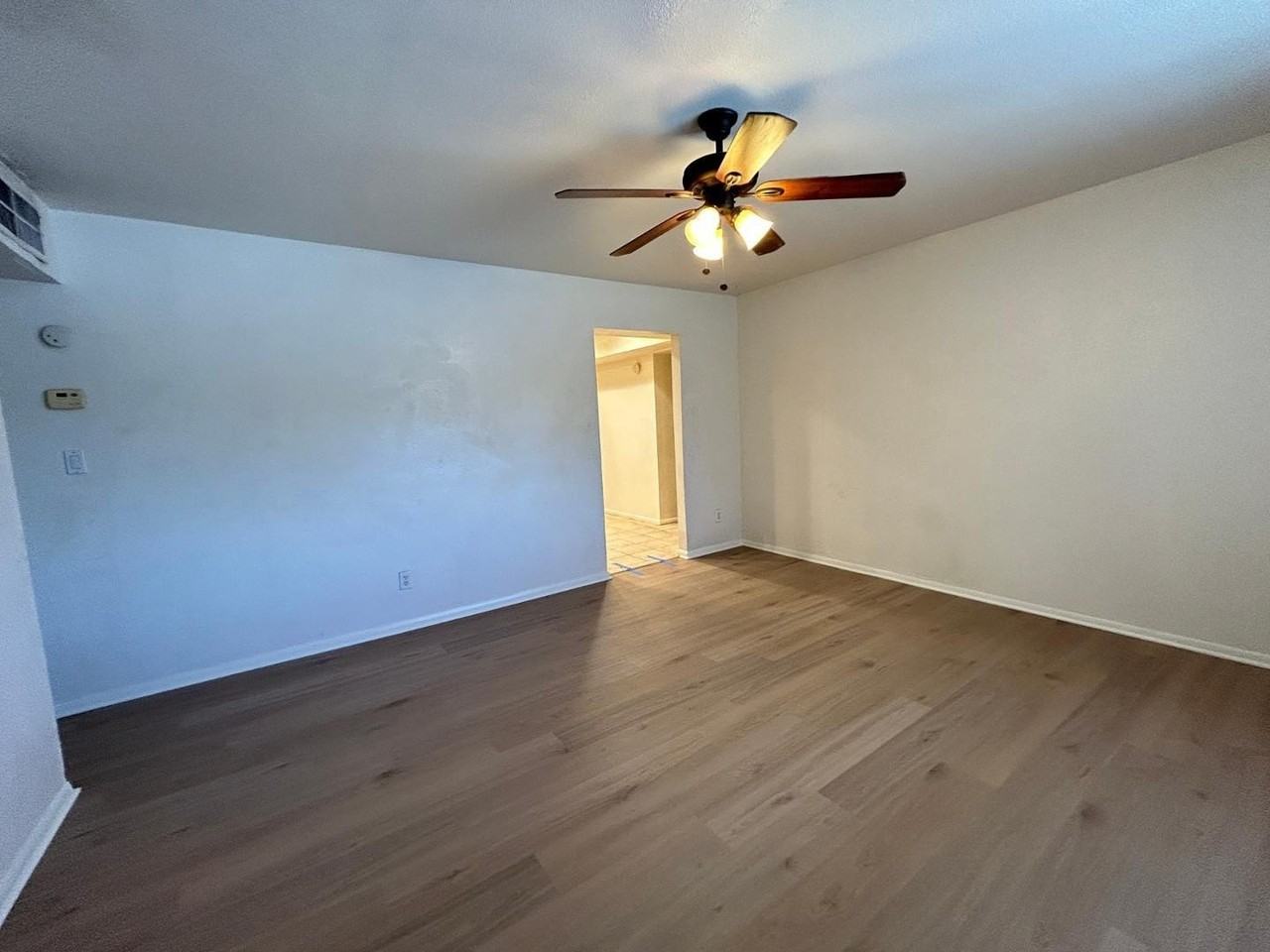 7728 W Reade Ave - Photo 3 of 21