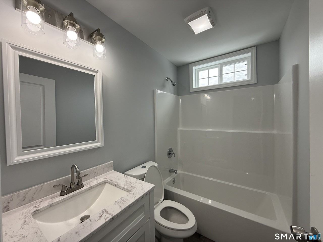 96 Collis St - Photo 4 of 13