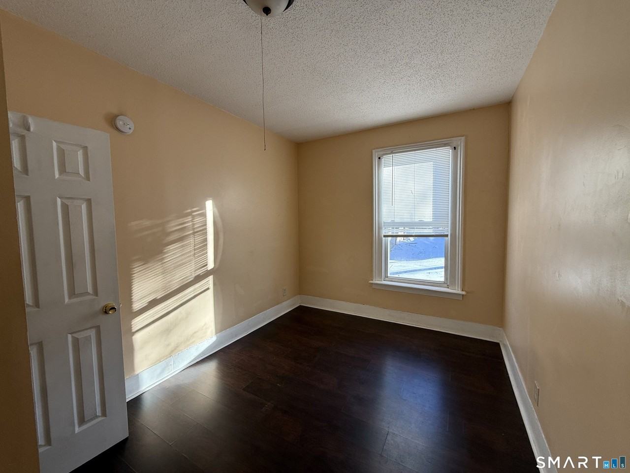 10 Gilbert Ave - Photo 6 of 8