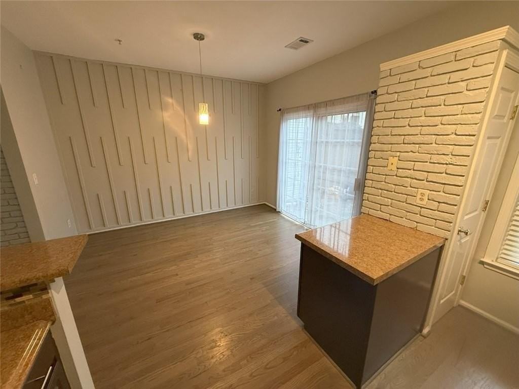 1210 Kilmington Ct - Photo 6 of 34