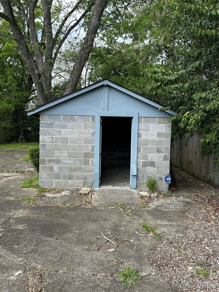 3616 Gaston Ave - Photo 3 of 24