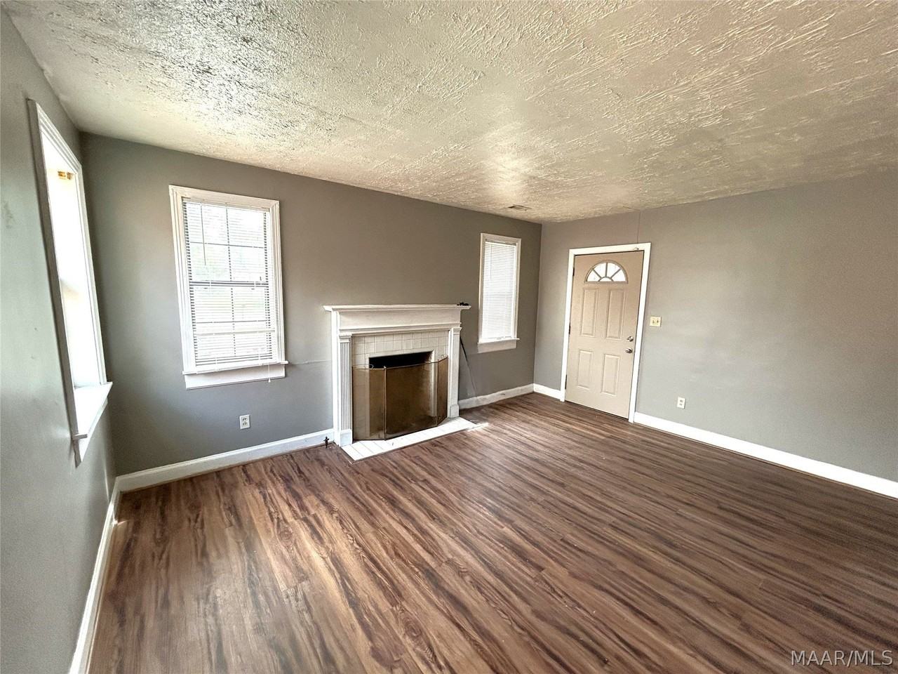3616 Gaston Ave - Photo 4 of 24