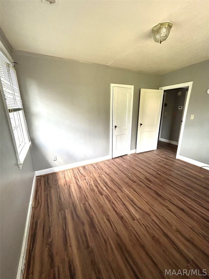 3616 Gaston Ave - Photo 6 of 24