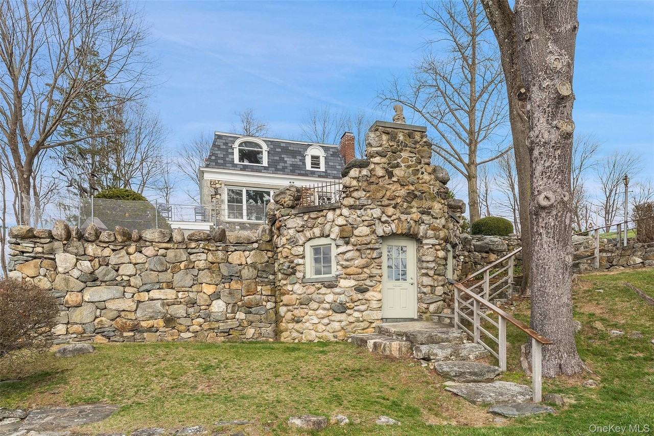 598 N Lake Blvd - Photo 4 of 39