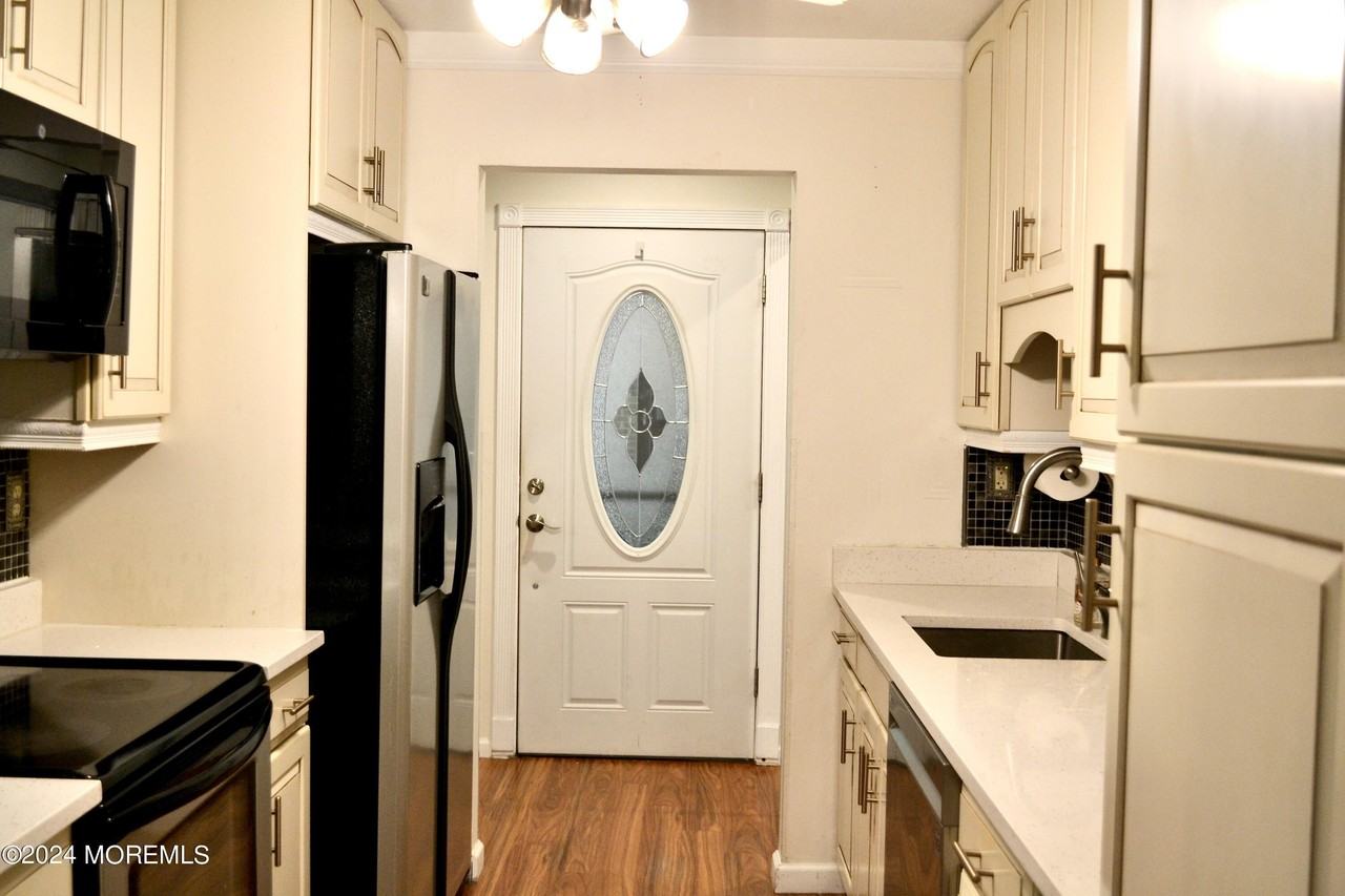 30 Meadow Green Cir Unit G - Photo 4 of 21