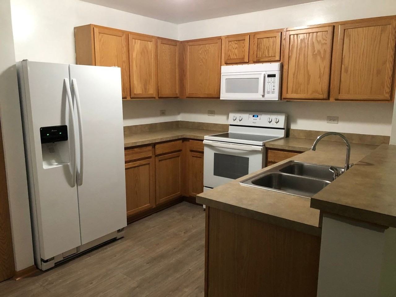 2115 Silverstone Dr Unit 2115 - Photo 2 of 10