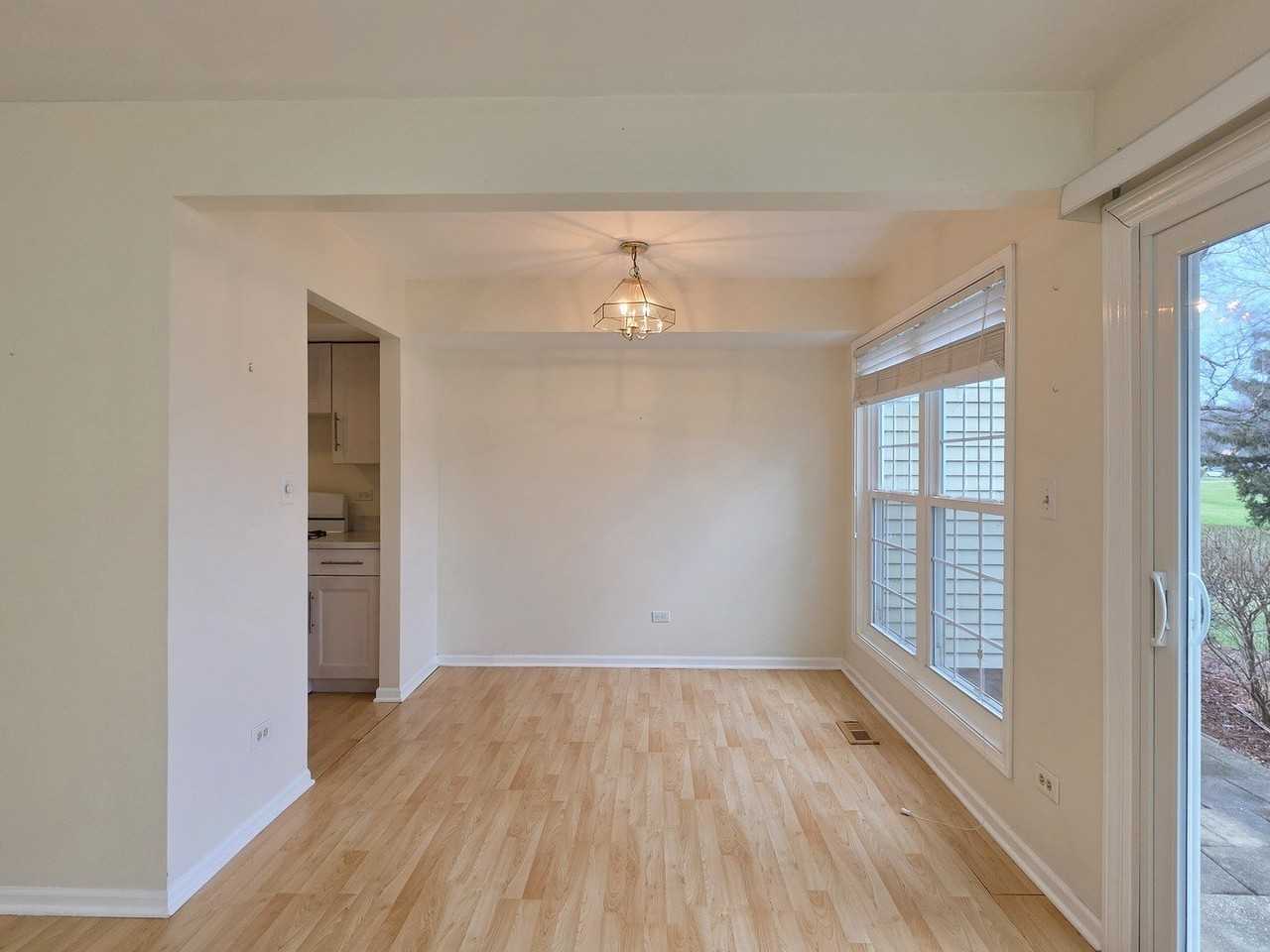 1376 Longacre Ln - Photo 5 of 22