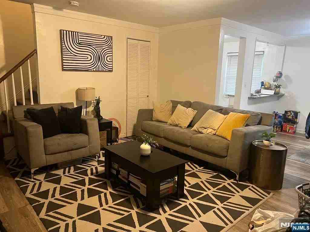 2197 Center Ave - Photo 3 of 18