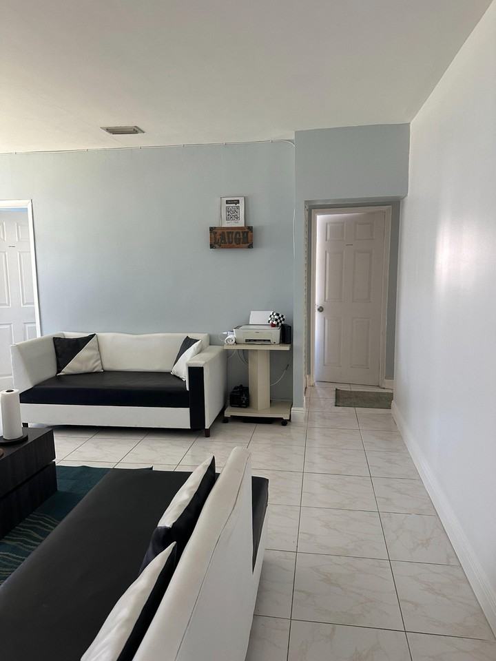 Nw 82nd St - Photo 4 of 40