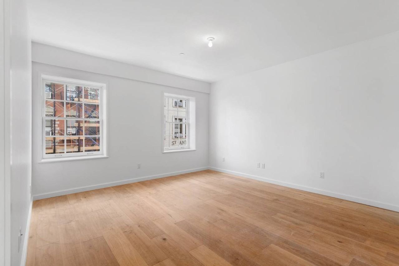 51 Macdougal St - Photo 2 of 11