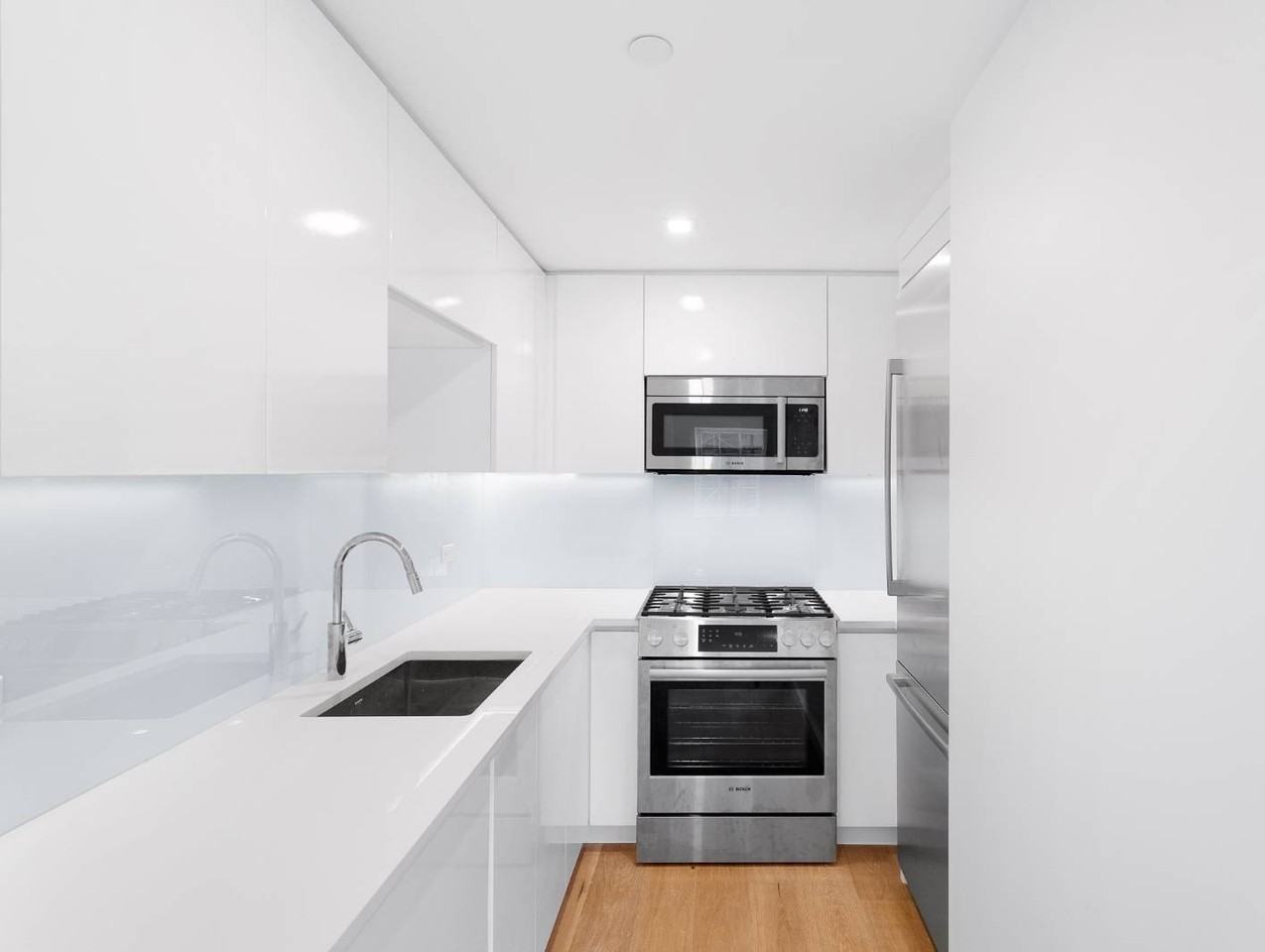 51 Macdougal St - Photo 5 of 11