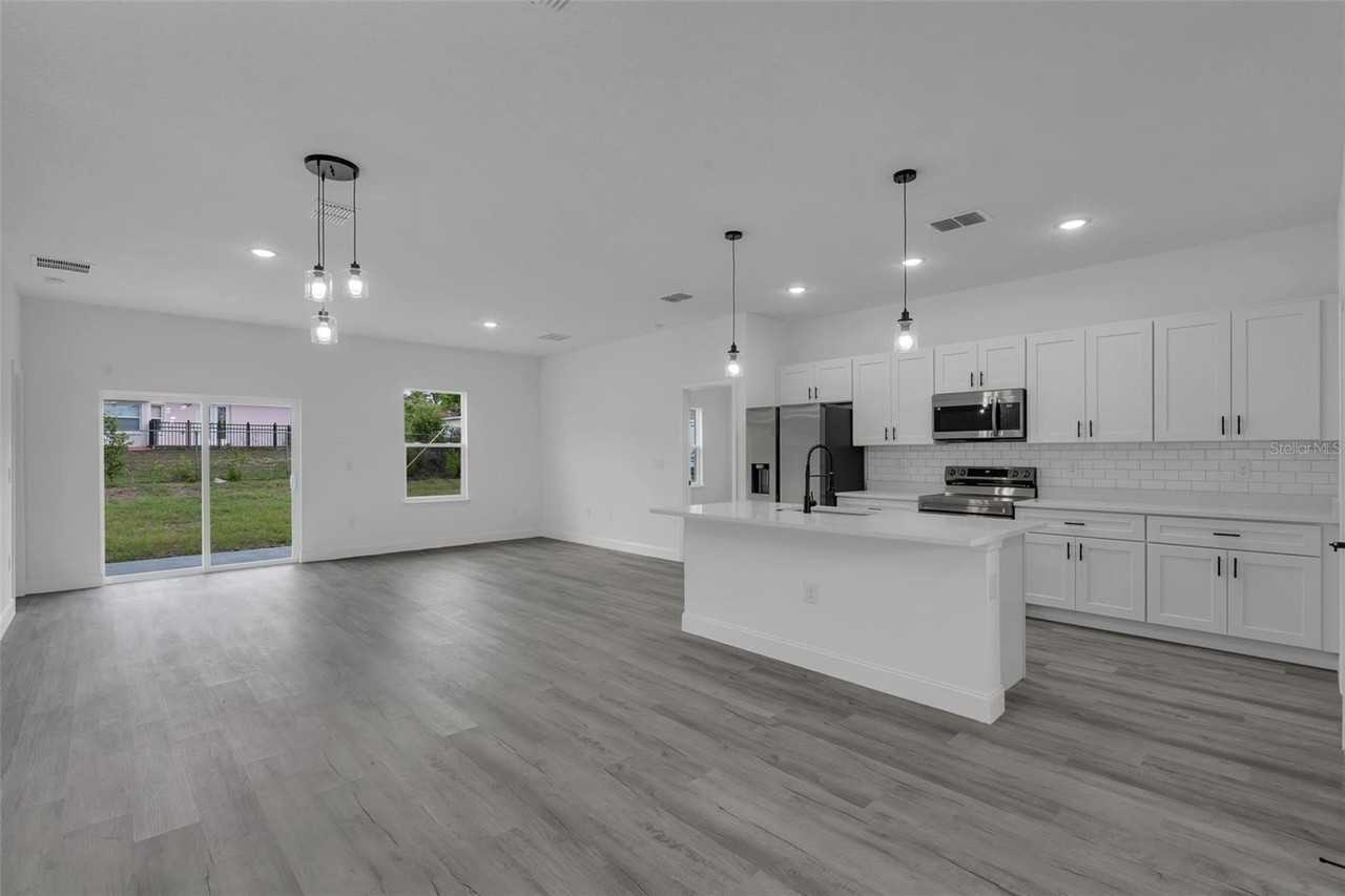 2211 Sw 153rd Pl - Photo 2 of 50