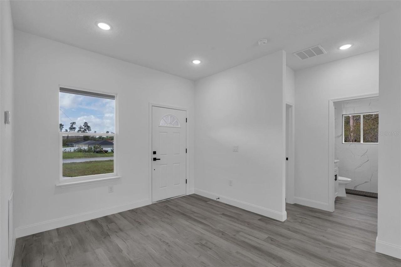 2211 Sw 153rd Pl - Photo 3 of 50