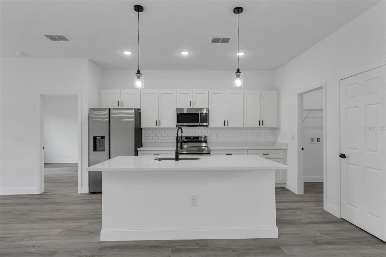 2211 Sw 153rd Pl - Photo 5 of 50