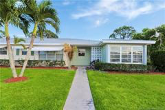 211 Manatee Ln #D - Photo 1 of 1