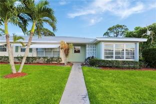 211 Manatee Ln Apt D #Apt D - Photo 1 of 1