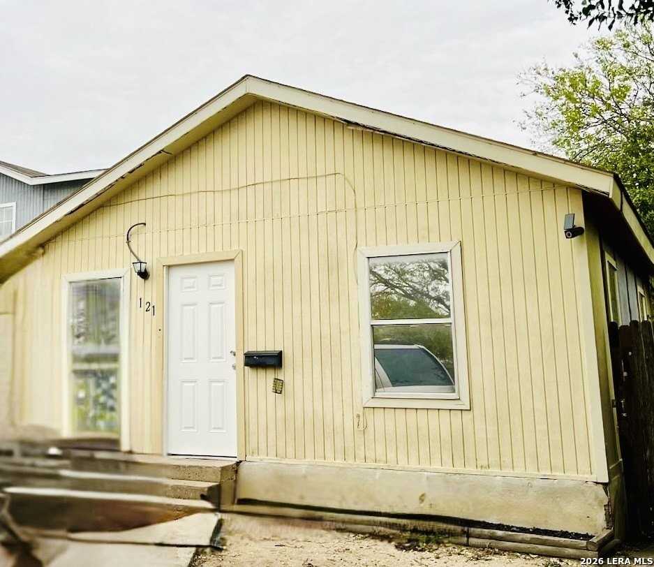 121 W Mitchell St - Photo 2 of 4