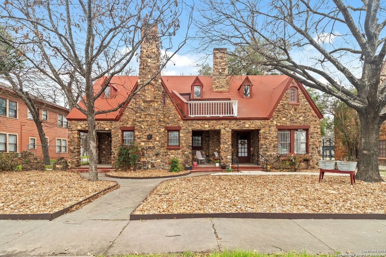 1618 W Kings Hwy