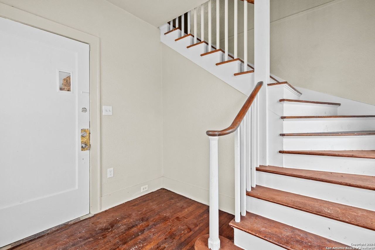 1618 W Kings Hwy #1620-1 - Photo 3 of 17