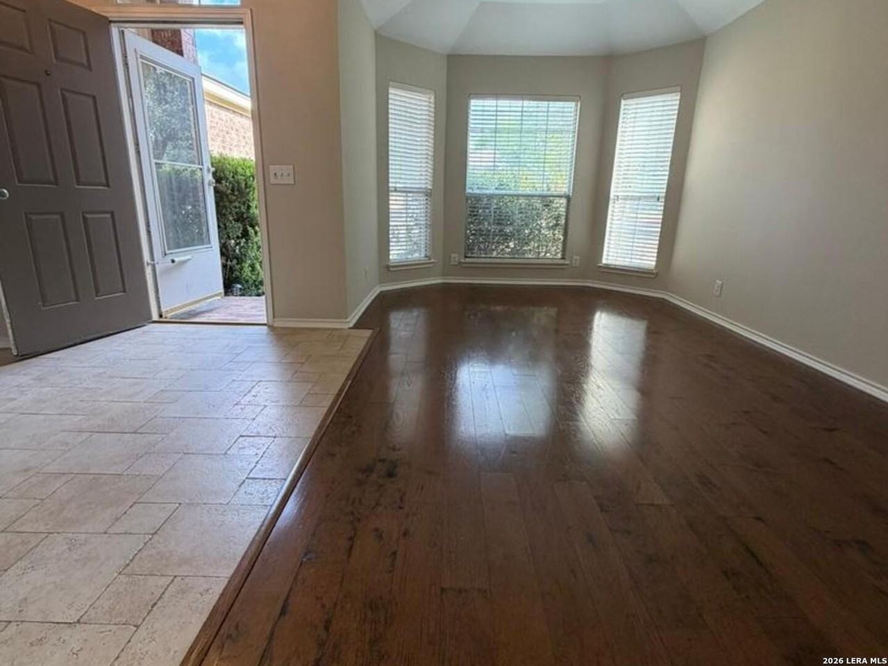 2803 Rio Bravo Ct - Photo 4 of 27