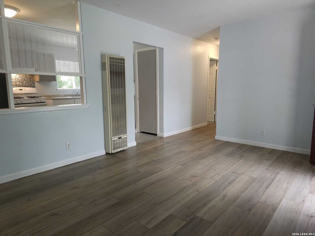 5619 Stonybrook Dr - Photo 3 of 11
