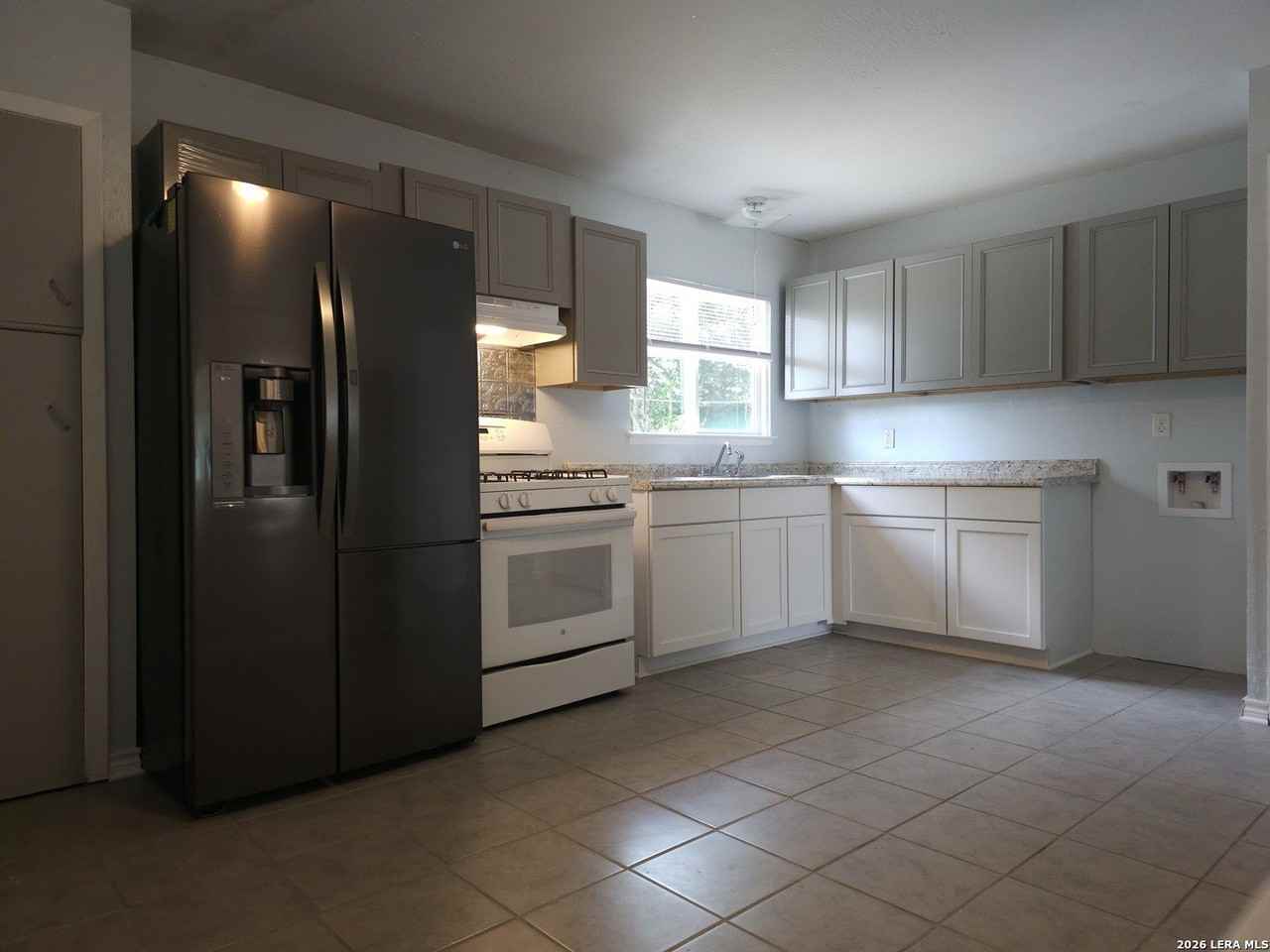 5619 Stonybrook Dr - Photo 6 of 11