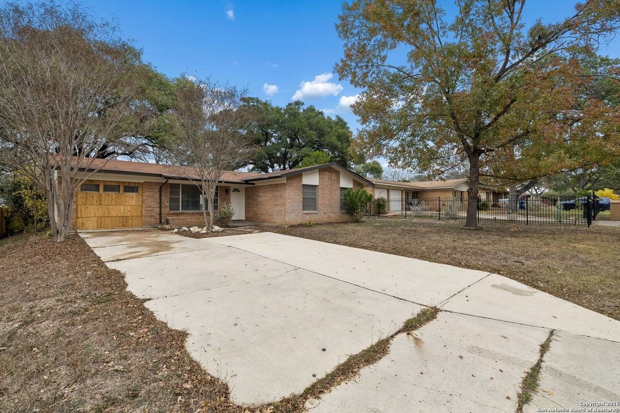 4627 Allegheny Dr - Photo 5 of 40