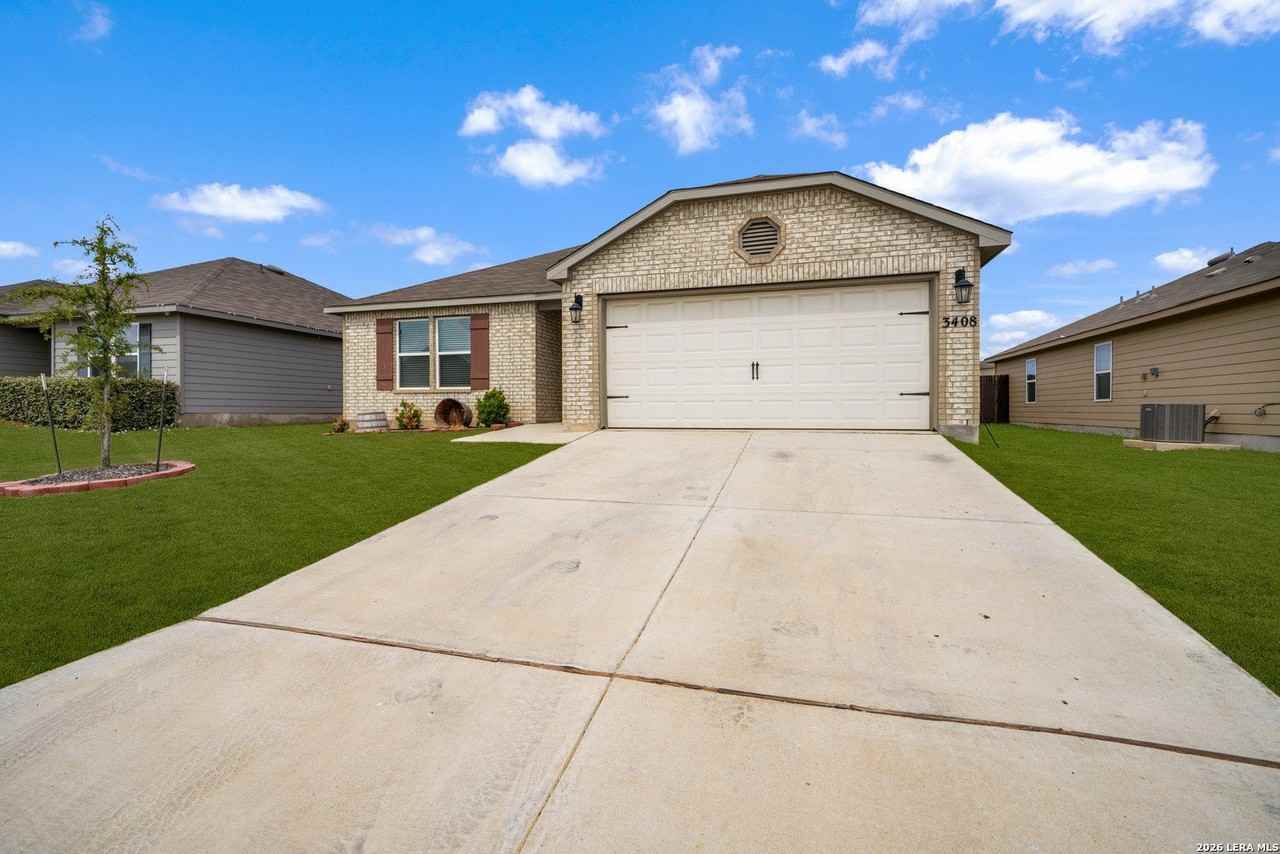 3408 Canyon Rdg - Photo 2 of 28