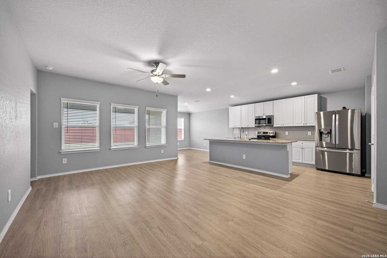 3408 Canyon Rdg - Photo 6 of 28