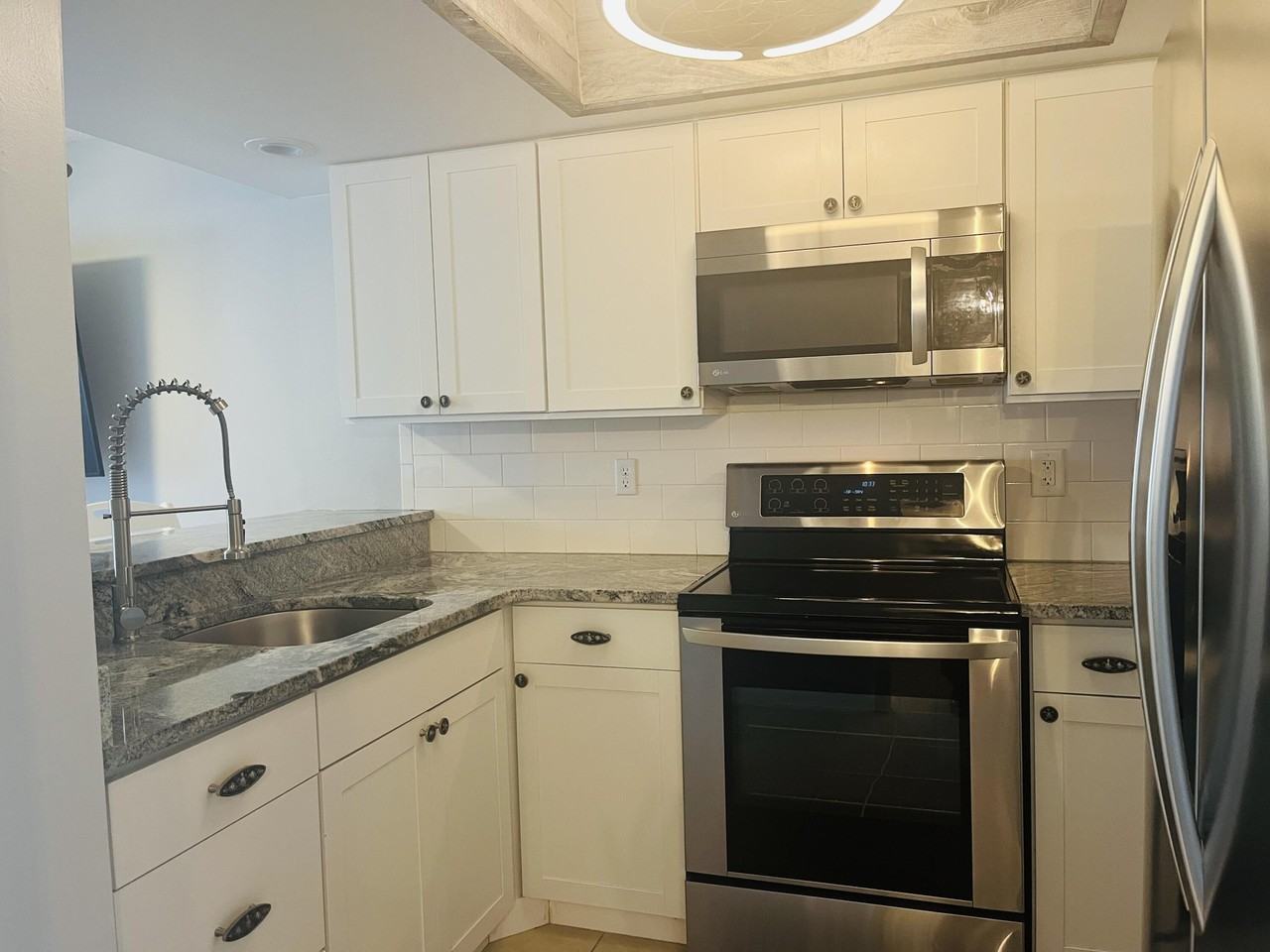 3142 Sir Hamilton Cir - Photo 4 of 9