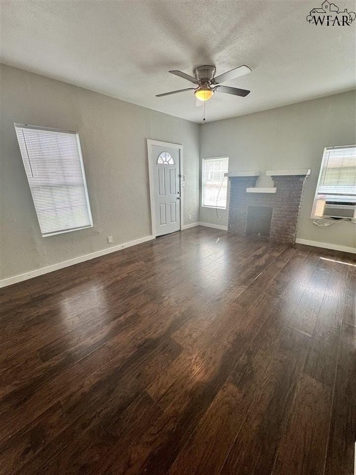 2142 Avenue E - Photo 2 of 10