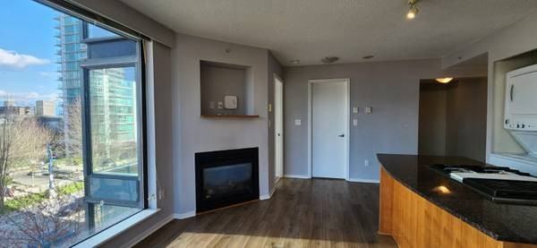 1723 Alberni Street - Photo 4 of 24