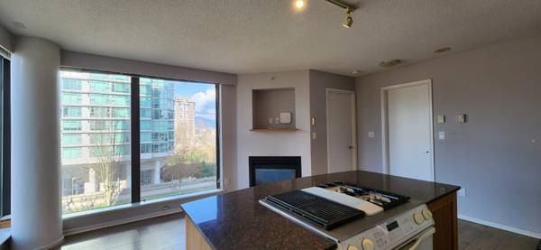 1723 Alberni Street - Photo 2 of 24