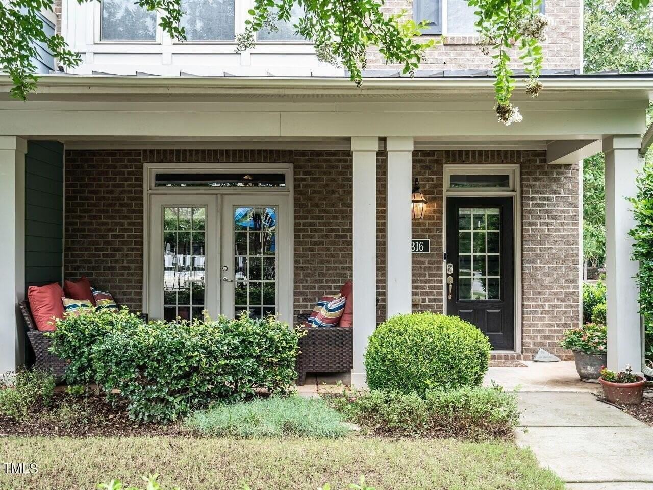 1316 Cornell Pl - Photo 2 of 31