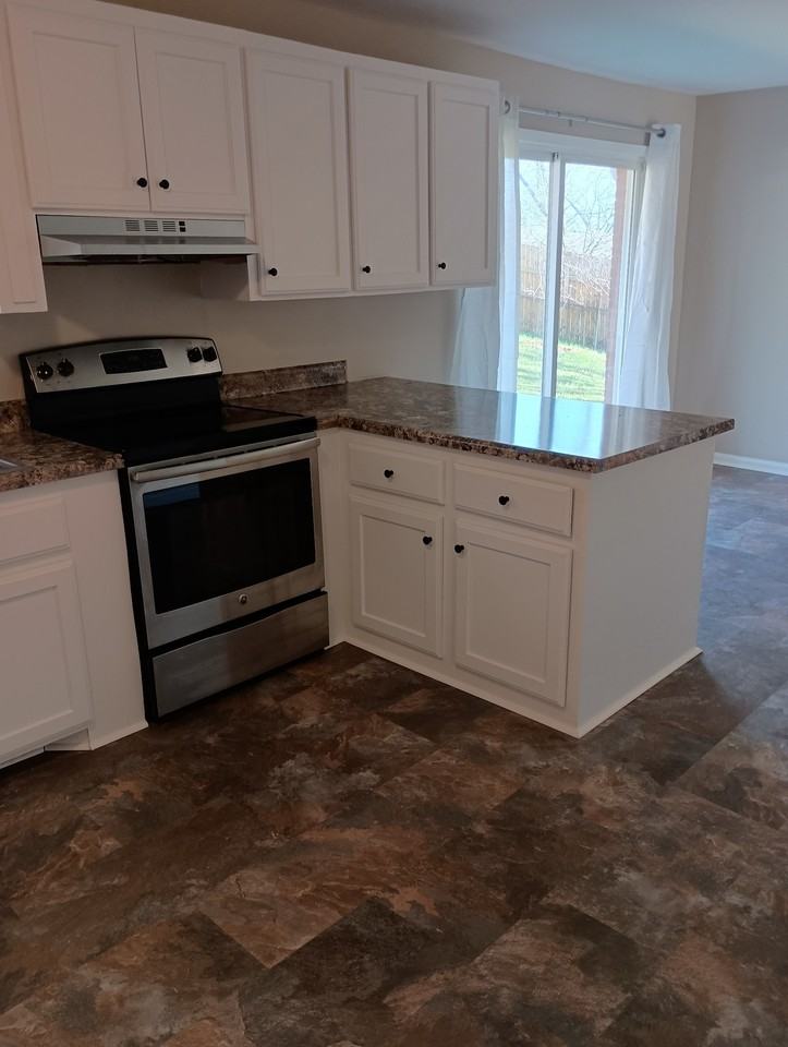 204 Hazelwood Dr - Photo 5 of 9