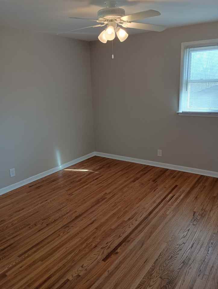 204 Hazelwood Dr - Photo 7 of 9