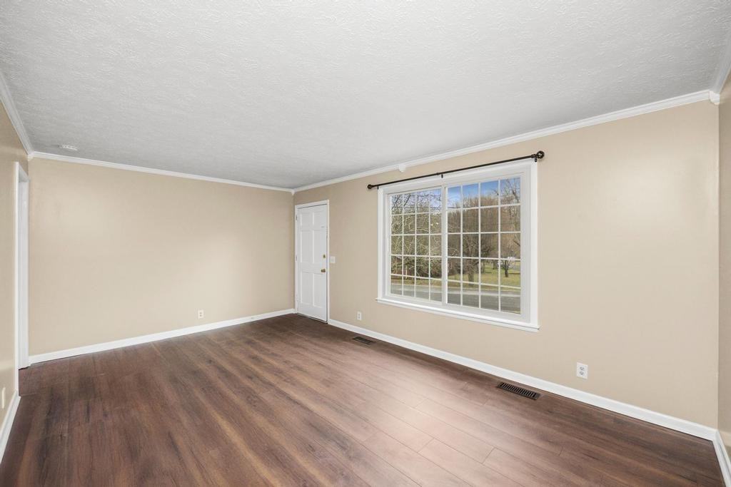 703 Lucien Dr - Photo 4 of 26