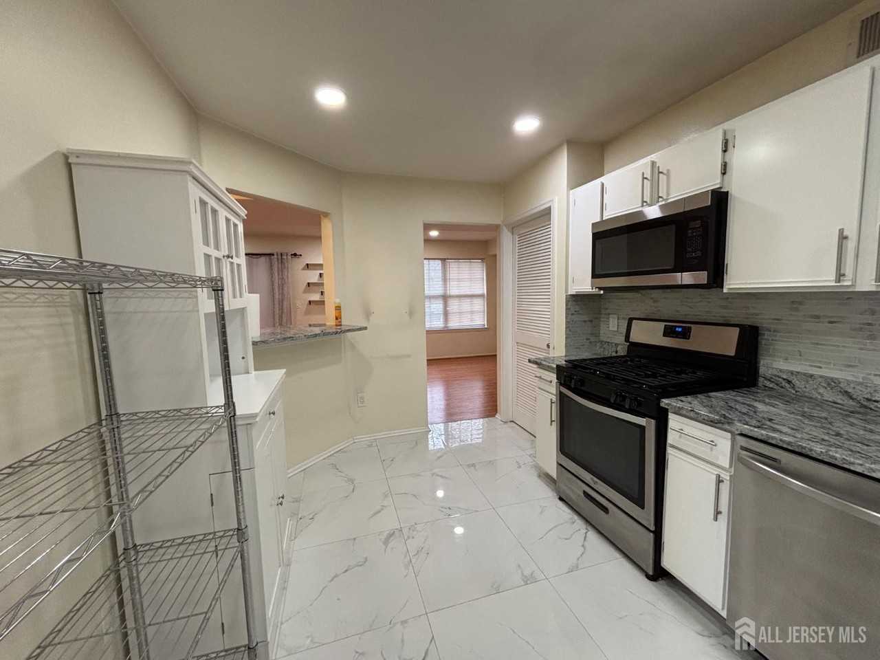 1301 Plymouth Rd - Photo 6 of 21