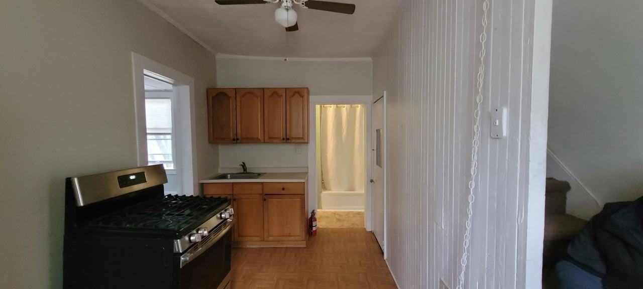 98 High St #98B - Photo 5 of 26