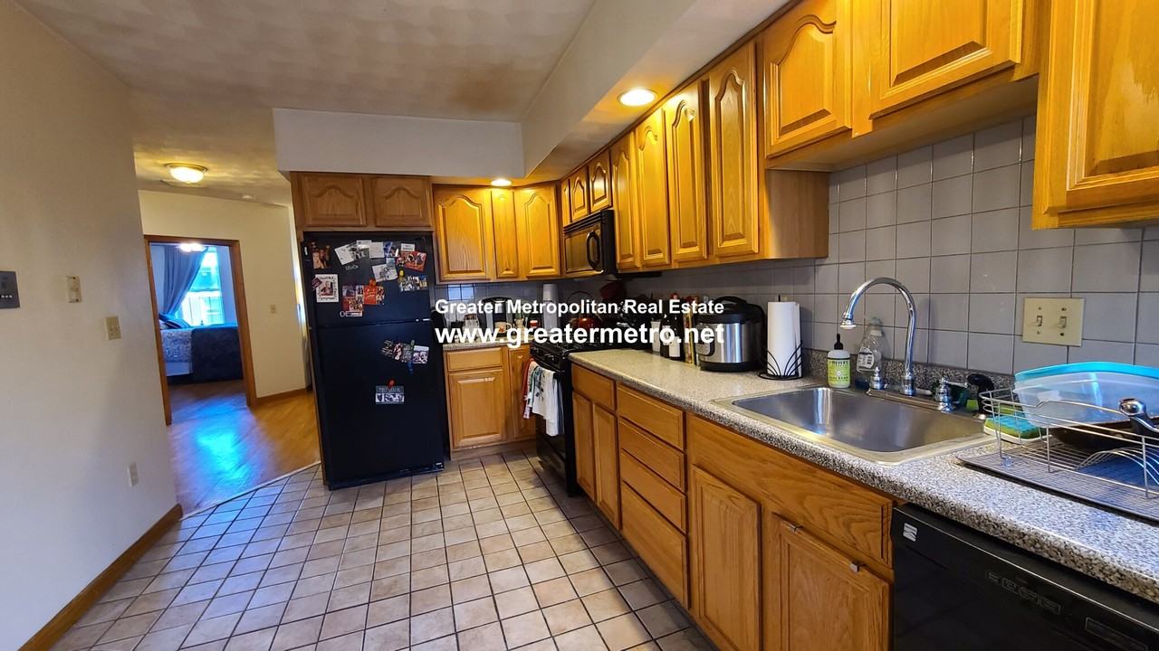 414 Hanover St #5 - Photo 2 of 18