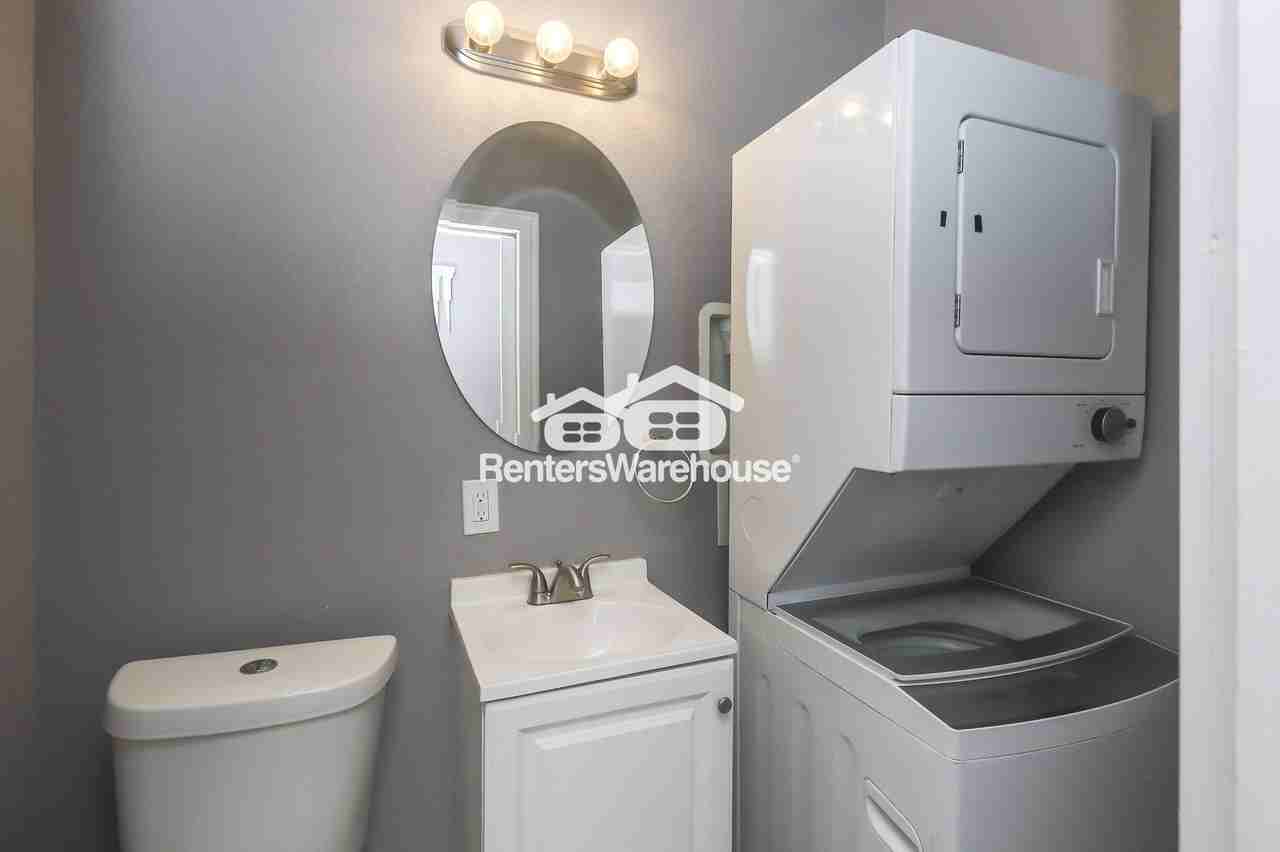 4105 Oak St Apt 1 - Photo 7 of 34