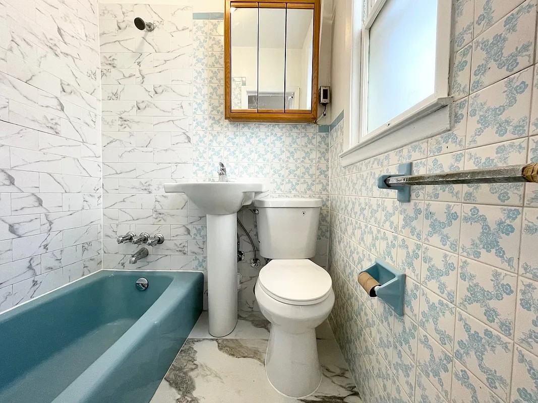 934 40th Street #2F - Photo 4 of 5