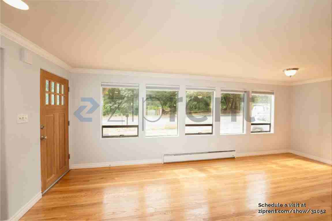 122 Ne 130th St - Photo 2 of 15