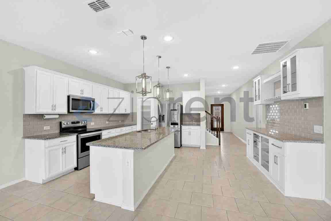 504 Banbury Ct - Photo 6 of 39